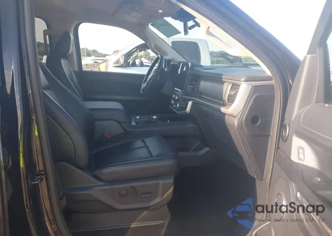 2022 Ford Expedition Xlt z USA, uszkodzony, nr VIN 1FMJU1JT6NEA66680